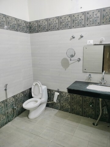 Bathroom in 3 BHK Builder Floor at Gomti Nagar – for Rent