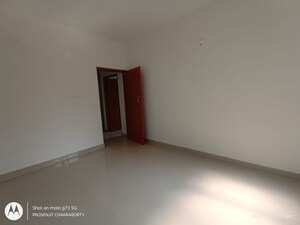 Room in 2 BHK Apartment at Barasat – for Sale