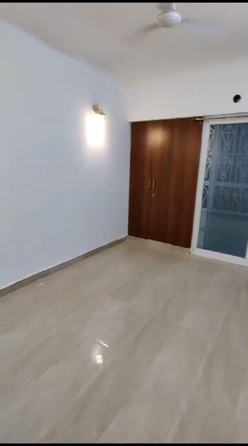 Room in 2 BHK Apartment at Gaur City 7th Avenue, Sector 4, Greater Noida – for Rent