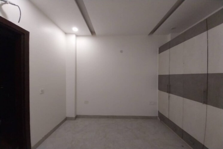 Room, janakpuri 3 Bedroom 150 Sq.Yd. Apartment In Janakpuri Delhi 8554355