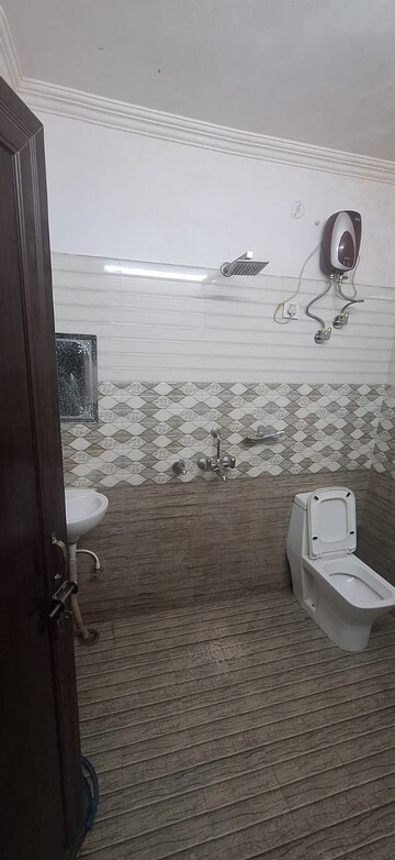 Bathroom in 2 BHK Independent House at Indira Nagar – for Rent
