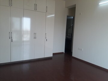Room in 2 BHK Apartment at Raheja Vistas Premiere, Mohammadwadi – for Sale