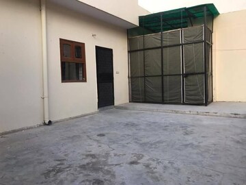 3 BHK Builder Floor For Rent in Sector 31