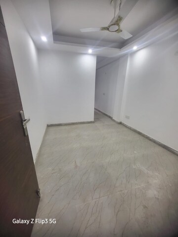 Room in 1 BHK Builder Floor at Saket – for Rent