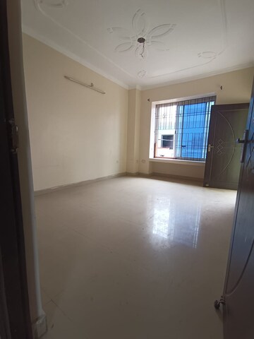 Room in 2 BHK Independent House at Jankipuram – for Rent