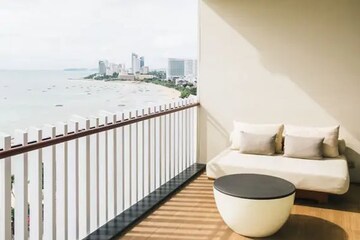 Bathroom in 4 BHK Apartment at Kalpataru Azuro, Nepean Sea Road – for Sale