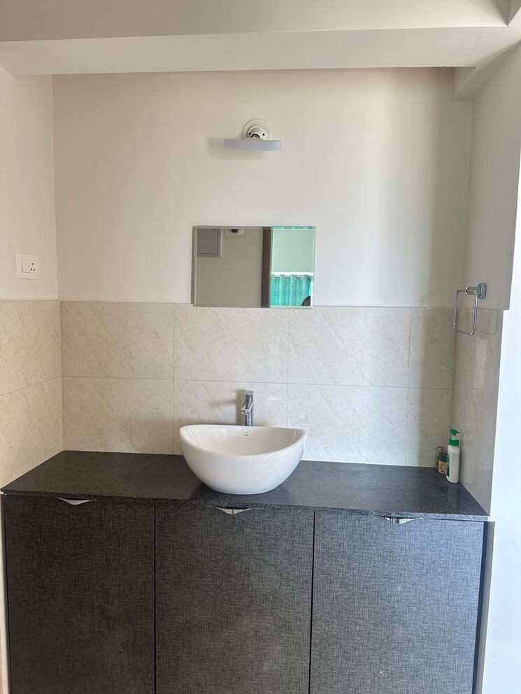 Bathroom, mantra-99-riverfront 2 Bedroom 900 Sq.Ft. Apartment In Baner Pune 8555182