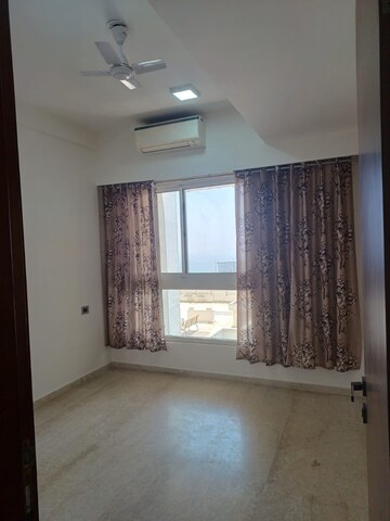 Room in 3 BHK Apartment at Omkar Alta Monte, Malad East – for Rent