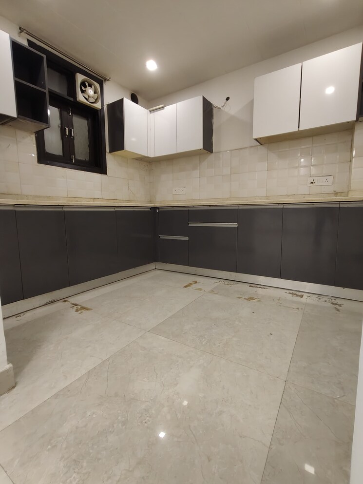 Kitchen, chattarpur 3 Bedroom 153 Sq.Yd. Apartment In Chattarpur Delhi 8555699