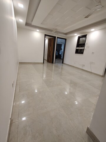 Room in 3 BHK Apartment at Chattarpur – for Rent