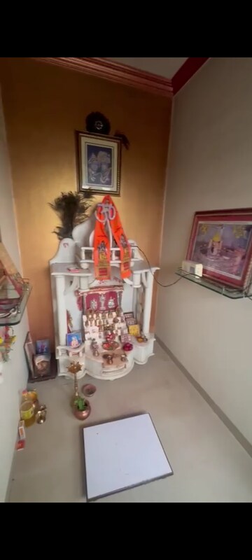 Room in 3 BHK Apartment at Vedant Apartment Mira Road, Mira Road East – for Sale