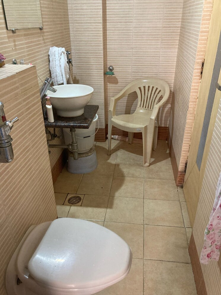 Bathroom, ahuja-karma-kastle 2 Bedroom 750 Sq.Ft. Apartment In Chembur Mumbai 8555467