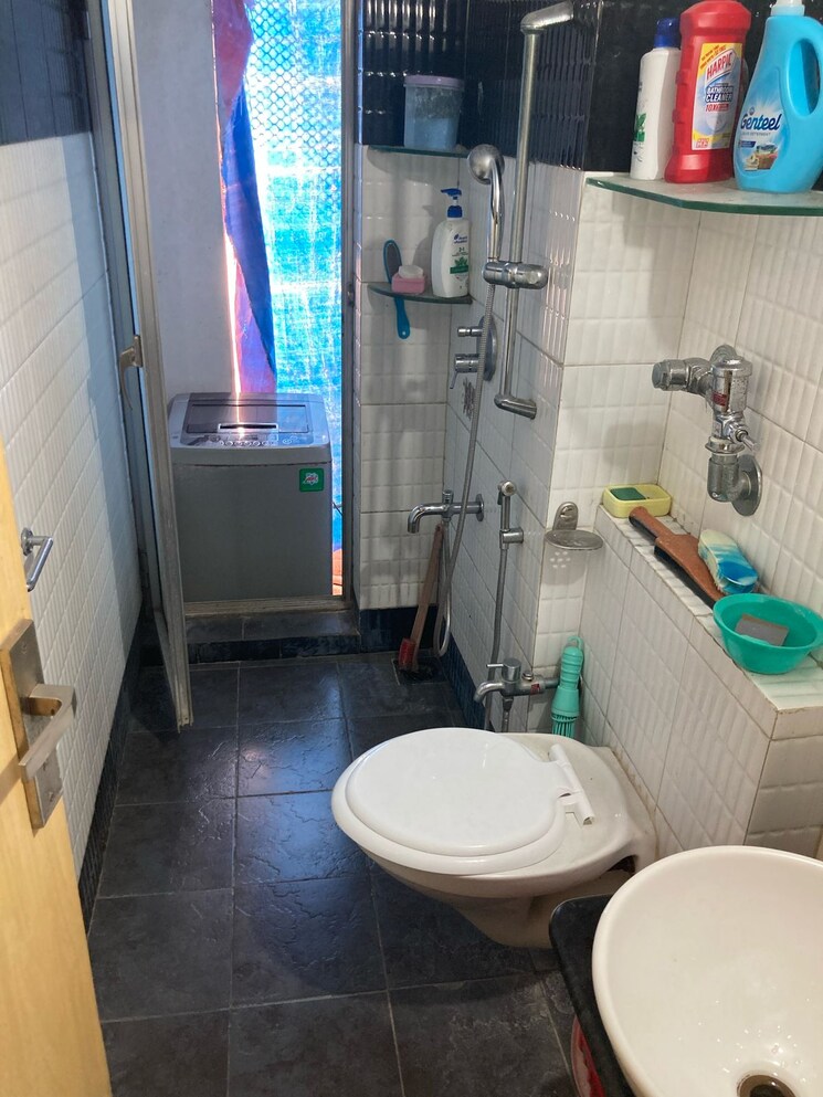 Bathroom, ahuja-karma-kastle 2 Bedroom 750 Sq.Ft. Apartment In Chembur Mumbai 8555467