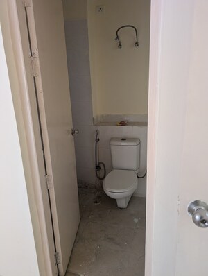 Bathroom in 3.5 BHK Apartment at Jaypee Greens Klassic Heights, Sector 134 – for Sale