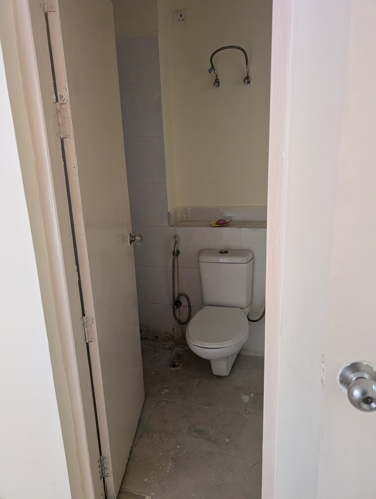 Bathroom, jaypee-greens-klassic-heights 3.5 Bedroom 1650 Sq.Ft. Apartment In Sector 134 Noida 8555736