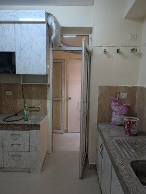 Bathroom in 3.5 BHK Apartment at Jaypee Greens Klassic Heights, Sector 134 – for Sale