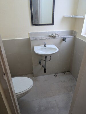Bathroom in 3.5 BHK Apartment at Jaypee Greens Klassic Heights, Sector 134 – for Sale