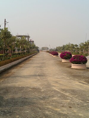 Parking in 6 BHK Villa at Sarsawan – for Sale