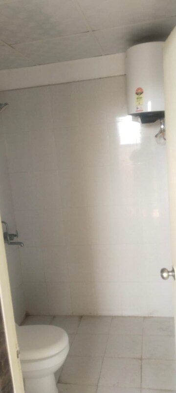 Room in 2 BHK Apartment at Pyramid Heights, Sector 85 – for Rent