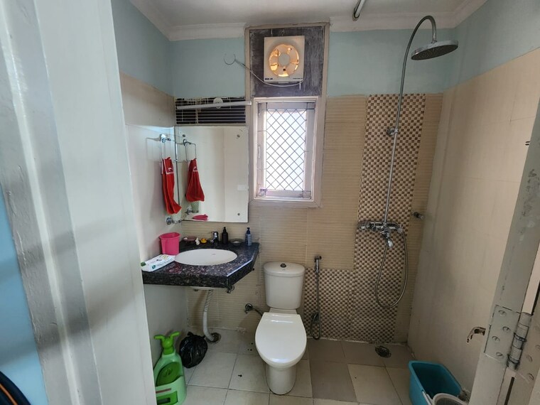 Bathroom, sushant-lok-2 3 Bedroom 250 Sq.Yd. Builder Floor In Sector 57 Gurgaon 8556618