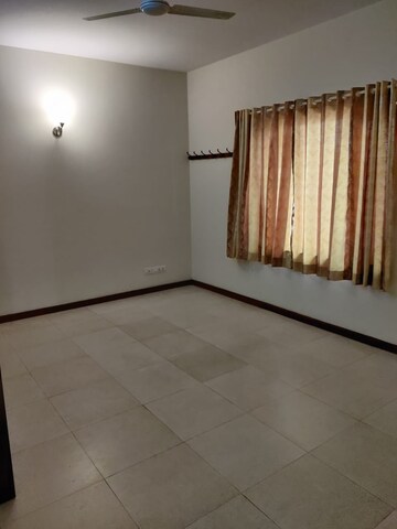 Room in 4 BHK Independent House at Hsr Layout – for Rent