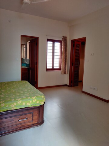 Room in 4 BHK Independent House at Hsr Layout – for Rent
