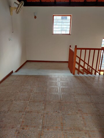 Room in 4 BHK Independent House at Hsr Layout – for Rent