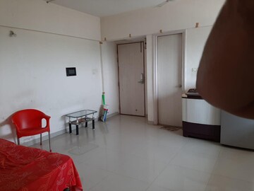 Room in Studio Apartment at Amanora Metro Tower, Hadapsar – for Rent