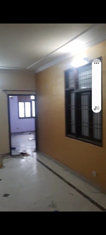 Room in 3 BHK Apartment at Hasanganj – for Rent
