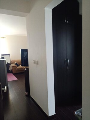 Building Lobby in 4 BHK Apartment at DLF Park Place, Sector 54 – for Sale