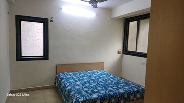 Bedroom in 2 BHK Apartment at Seawoods – for Rent