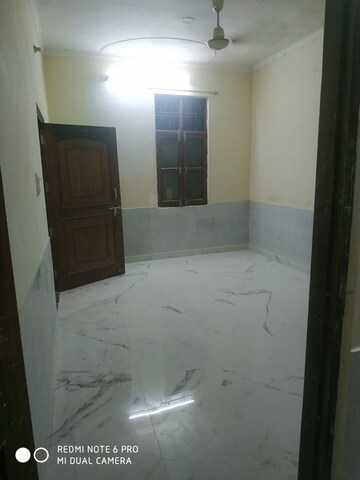 Room in 3 BHK Builder Floor at Sector 21d – for Rent