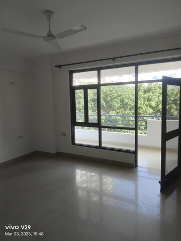 Room in 3 BHK Apartment at HBH Galaxy Apartments, Sector 43 – for Rent