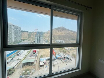 Room in 2 BHK Apartment at Godrej Green Cove, Mahalunge – for Rent