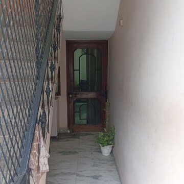 Building Lobby in 2.5 BHK Builder Floor at Ashok Nagar – for Sale