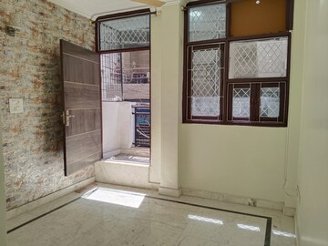 Room in 3 BHK Apartment at Khirki Extension – for Rent