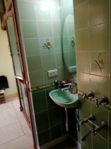 Bathroom in 1 BHK Builder Floor at East of Kailash Block-B RWA, East Of Kailash – for Rent
