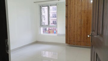 Room in 3.5 BHK Apartment at Omaxe Waterscapes, Gomti Nagar – for Rent