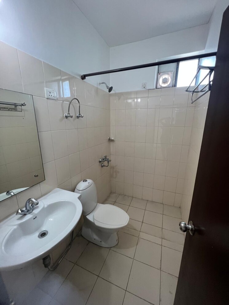 Bathroom, vatika-primrose-floors 2 Bedroom 1150 Sq.Ft. Apartment In Sector 82 Gurgaon 8557868