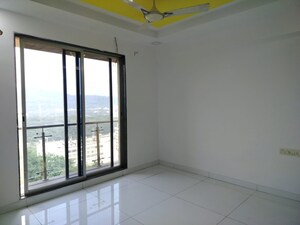 Room in 3 BHK Apartment at L And T Seawoods Residences, Seawoods – for Sale