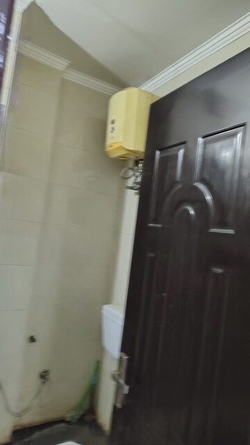 Furnished Amenities in 3 BHK Builder Floor at Dwarka Mor – for Rent
