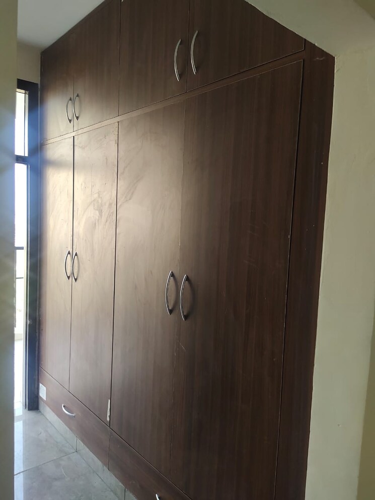 Room, ambala highway 3 Bedroom 140 Sq.Yd. Apartment In Ambala Highway Zirakpur 8558391