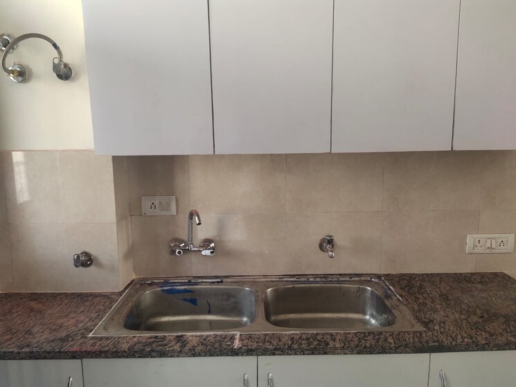 undefined, ambala highway 3 Bedroom 140 Sq.Yd. Apartment In Ambala Highway Zirakpur 8558391