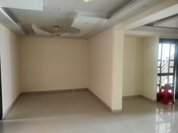 Room in 3 BHK Builder Floor at Sushant Lok 3, Sector 57 – for Rent