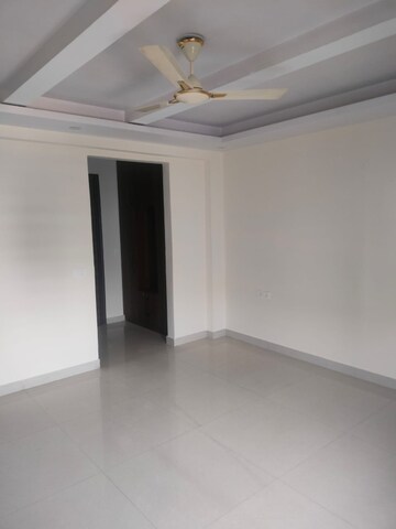 Room in 3 BHK Builder Floor at Sushant Lok 3, Sector 57 – for Rent