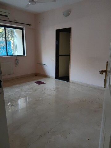 2 BHK Apartment For Sale in Vile Parle East