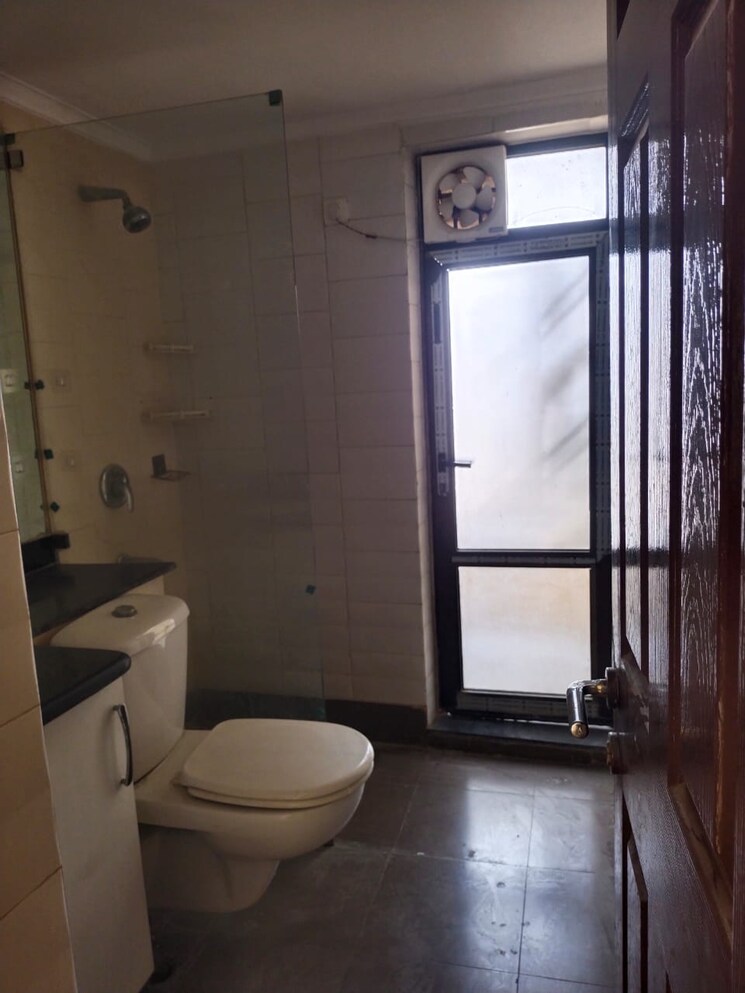 Bathroom, unitech-fresco 3 Bedroom 1629 Sq.Ft. Apartment In Sector 50 Gurgaon 8558520