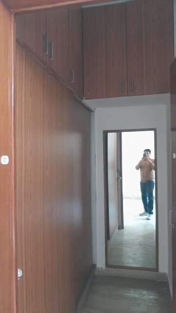 Room in 3 BHK Builder Floor at Unitech South City II, Sector 50 – for Rent