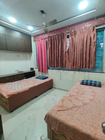 Room in  Pg at Goregaon East – for Rent