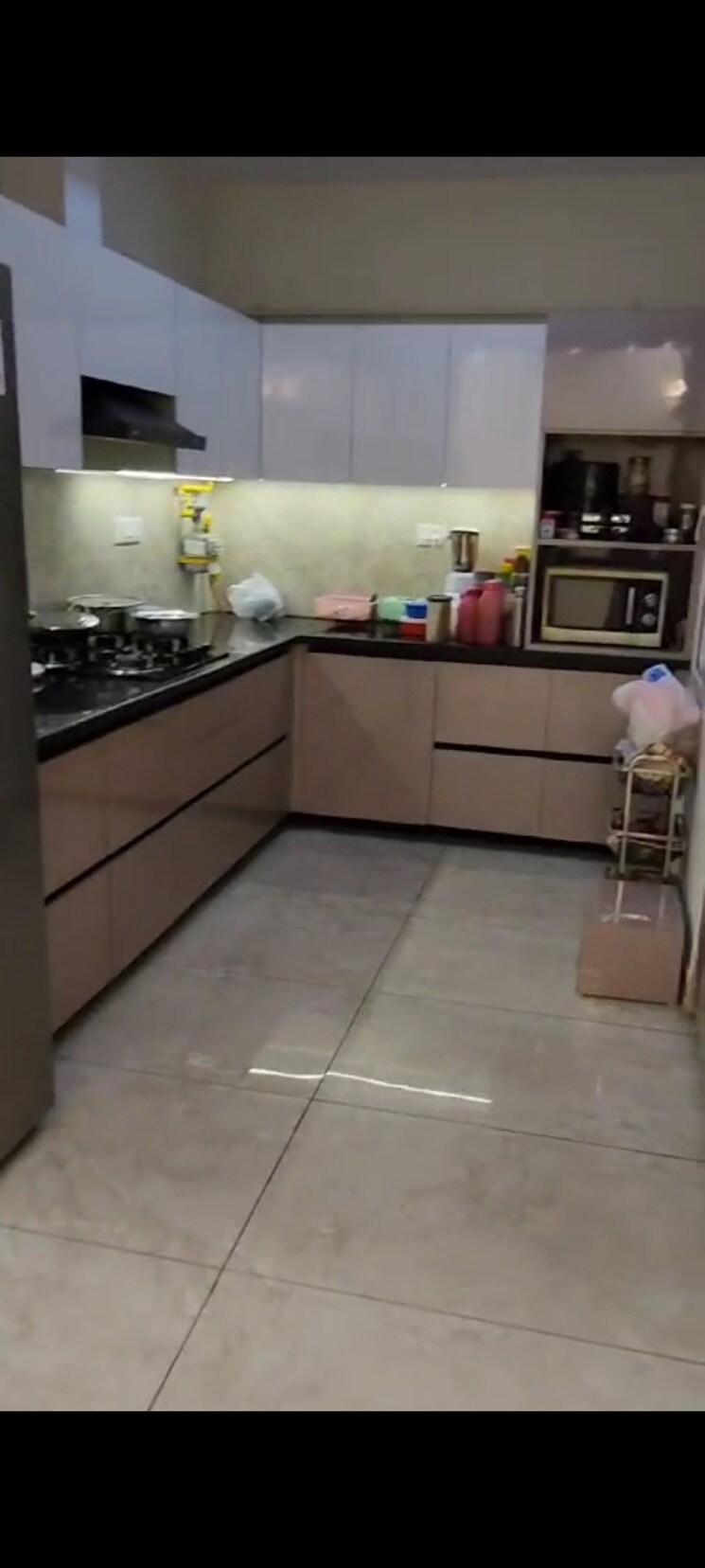 Kitchen, uchdpl-veridia-oakwood-enclave 4 Bedroom 2385 Sq.Ft. Apartment In Wave City Ghaziabad 8558641